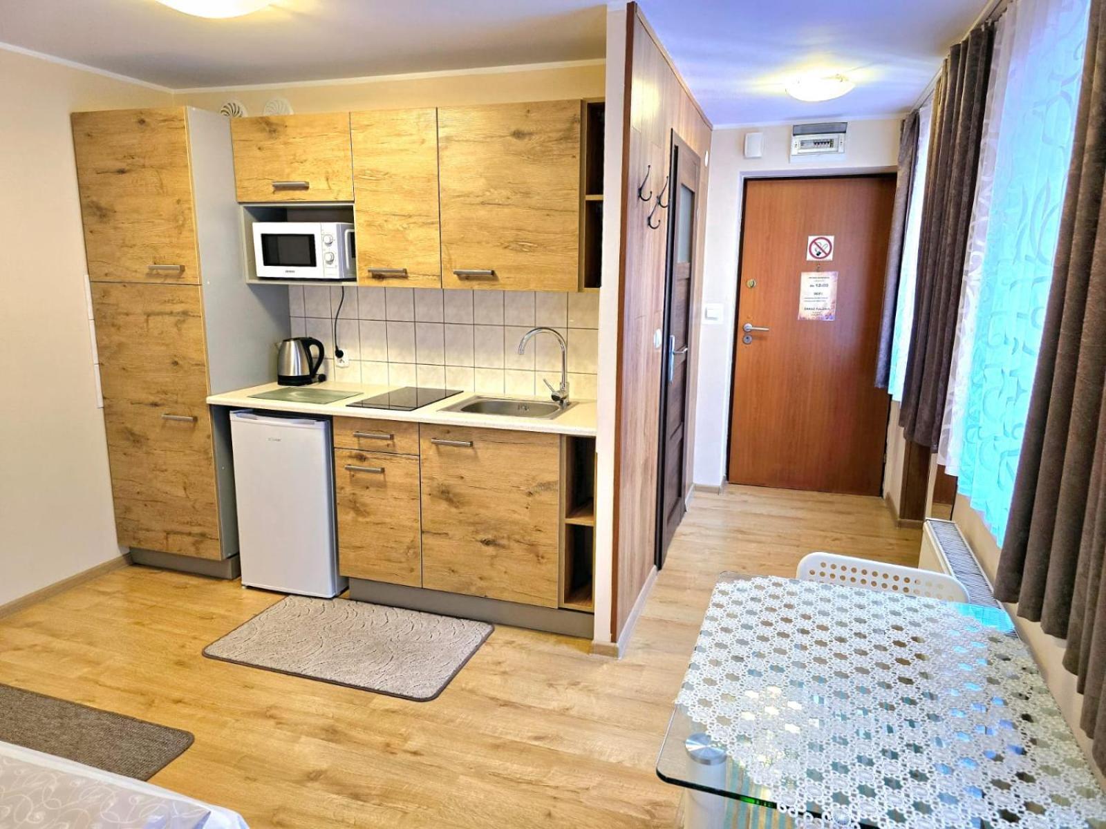 Aparthouse Apartamenty Centrum - In The City Center Near The Train Station Katowice Exterior foto
