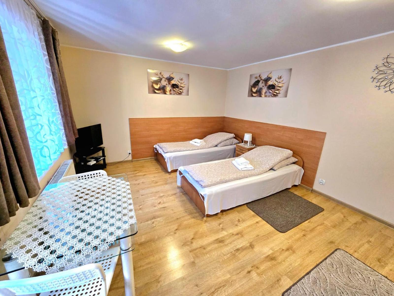 Aparthouse Apartamenty Centrum - In The City Center Near The Train Station Katowice Exterior foto