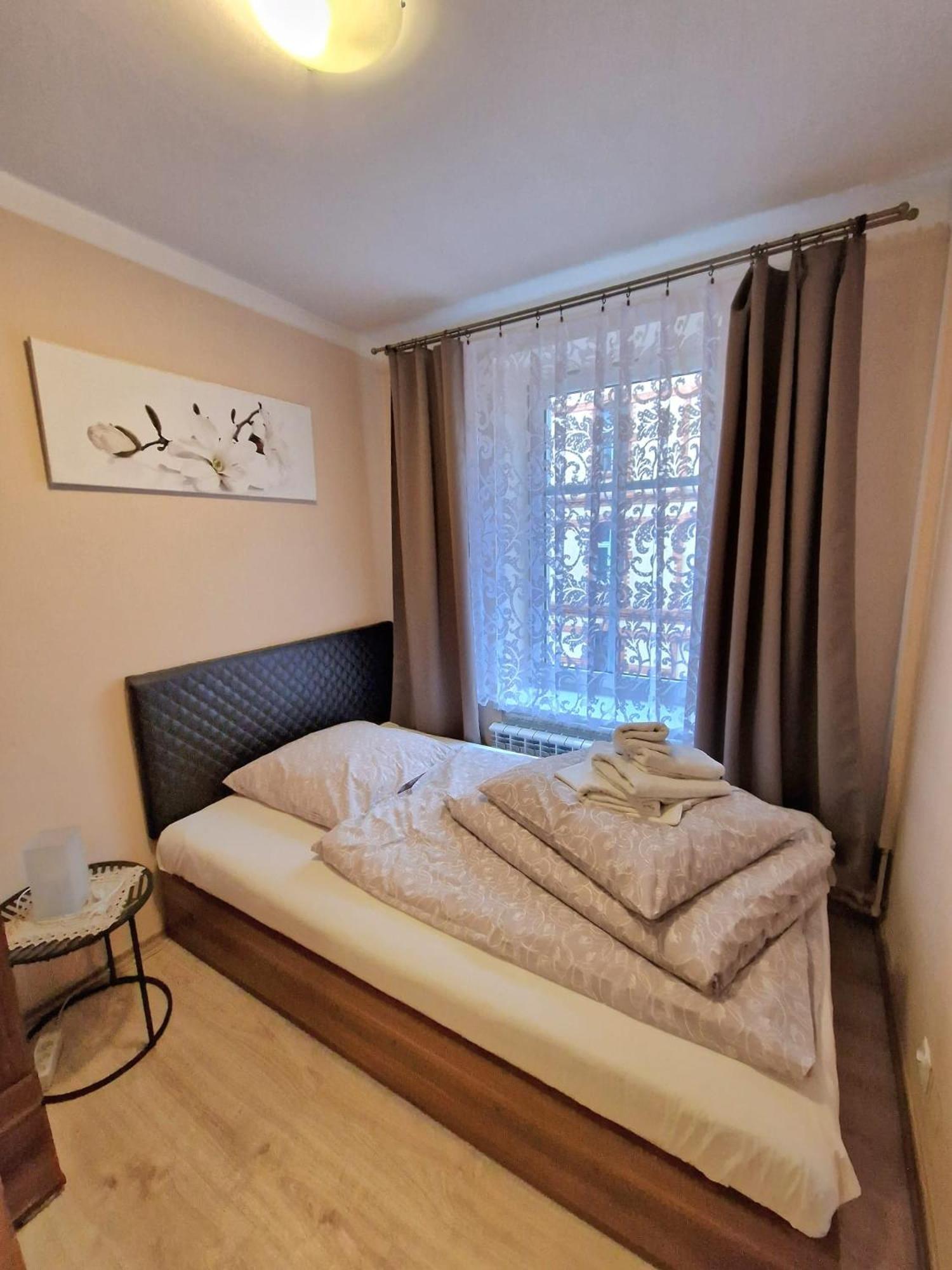 Aparthouse Apartamenty Centrum - In The City Center Near The Train Station Katowice Exterior foto