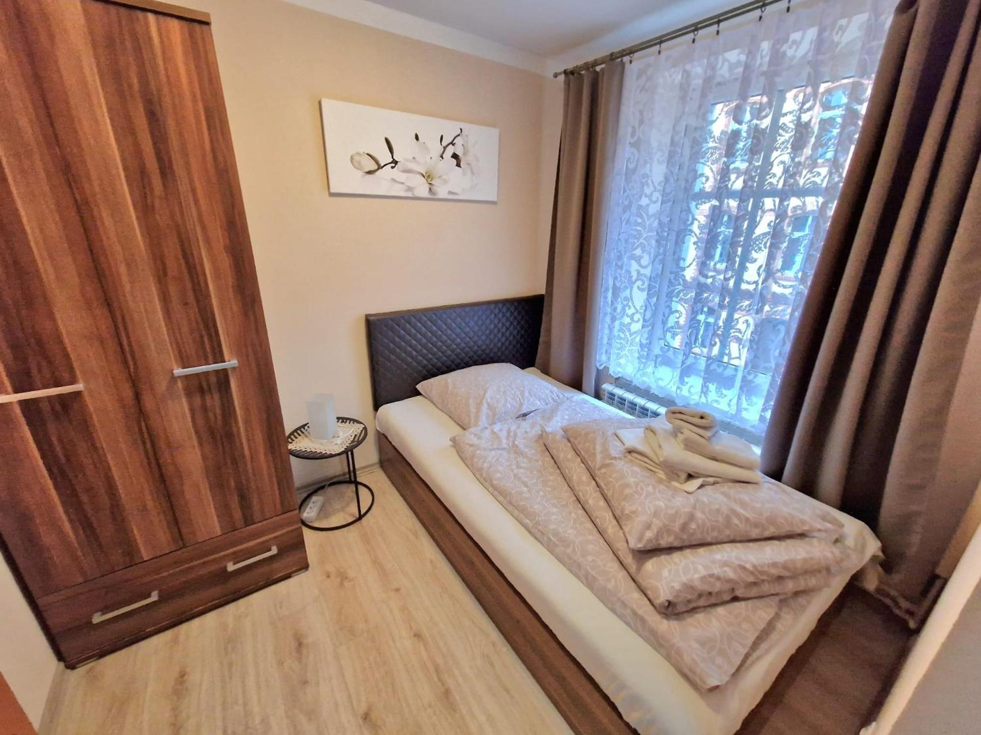 Aparthouse Apartamenty Centrum - In The City Center Near The Train Station Katowice Exterior foto