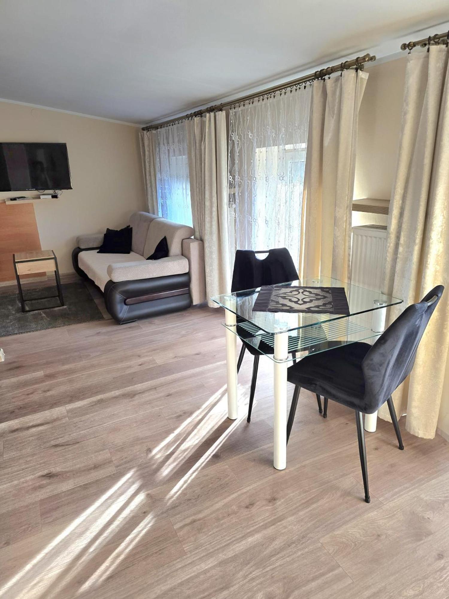 Aparthouse Apartamenty Centrum - In The City Center Near The Train Station Katowice Exterior foto